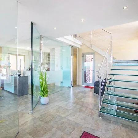 Luxus-villa Direkt Am Mit Hallenbad